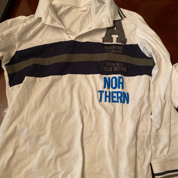 Bundle of t-shirts and 2 sneakers boys size 8-10 good condition - Picture 3 of 7